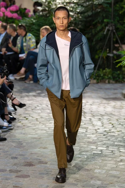 Look 4